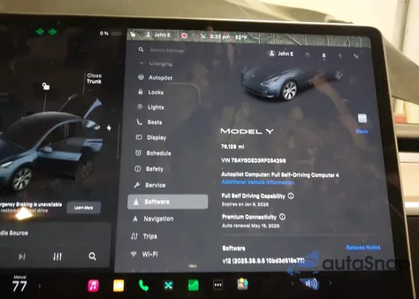 2024 Tesla Model Y Long Range Dual Motor All-Wheel Drive/Rwd z USA, uszkodzony, nr VIN 7SAYGDED3RF054296